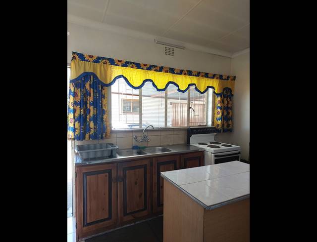 3 BEDROOM HOUSE FOR SALE IN VANDERBIJLPARK SE 6